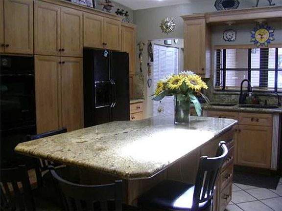 3rd image of 2051 NE 191st Dr