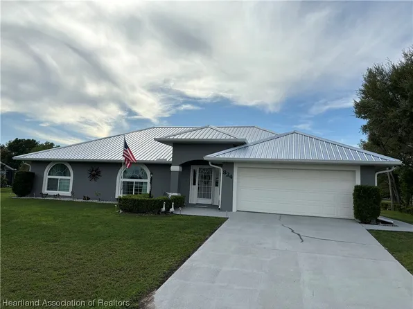 824 Woodside Pl, Sebring, FL 33876