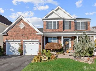 103 Country Club Dr, Monroe Township, NJ 08831
