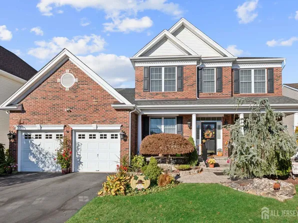 103 Country Club Dr, Monroe Township, NJ 08831