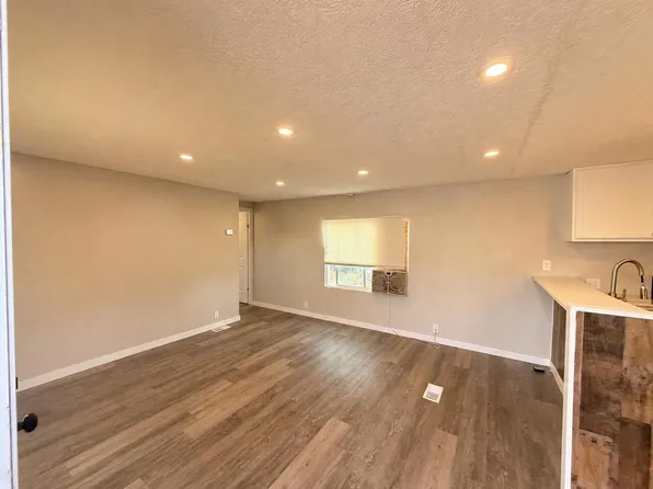 620 Douglas St, 620 Douglas St #D, Elko, NV 89801