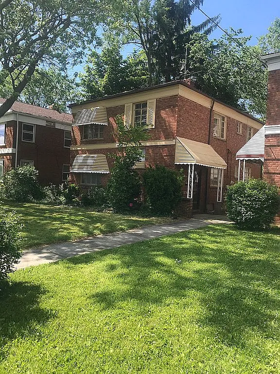 17915 Harvard Ave photo 1