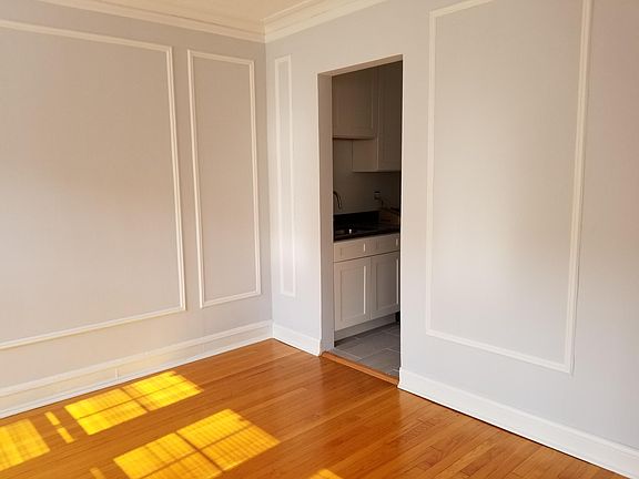 dining room kitchen entrance
