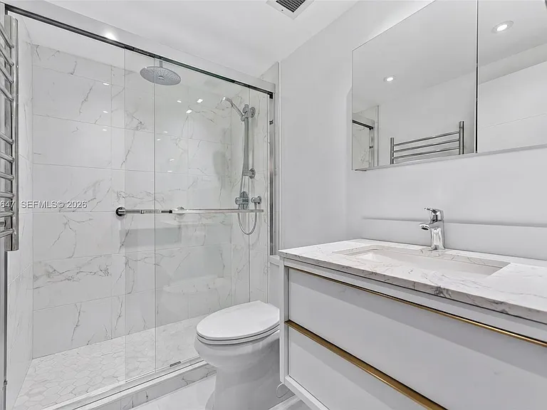 1980 S Ocean Dr #19L — Photo 14