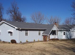 300 Bluebell Dr, Lamar, MO 64759