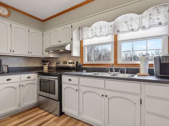4th image of 468 Green Hill Rd