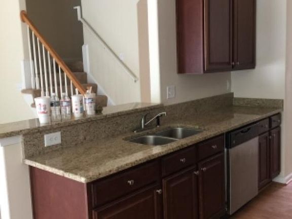 4th image of 111 Mount Vernon Ct