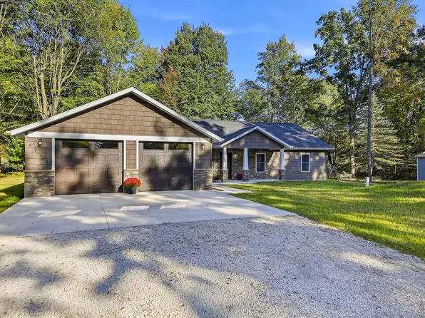 6742 Abbey Ln, Stanwood, MI 49346