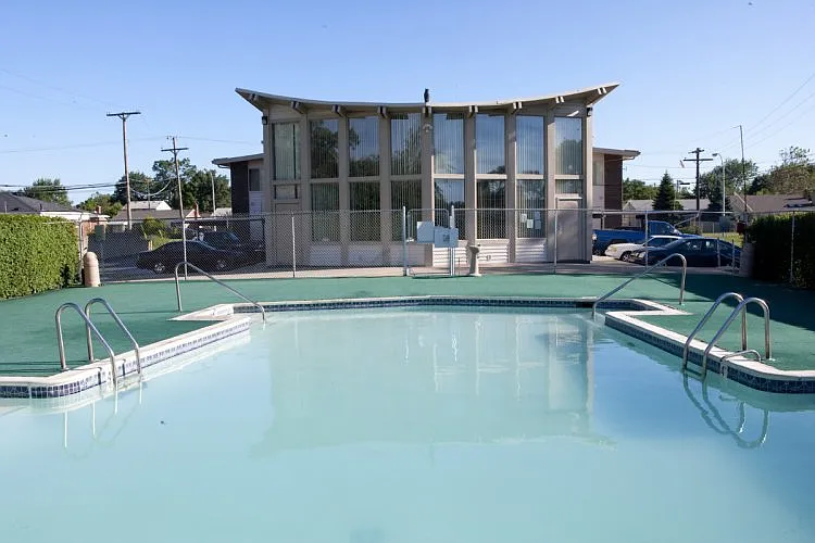 Westland Capri Apartments — Photo 4