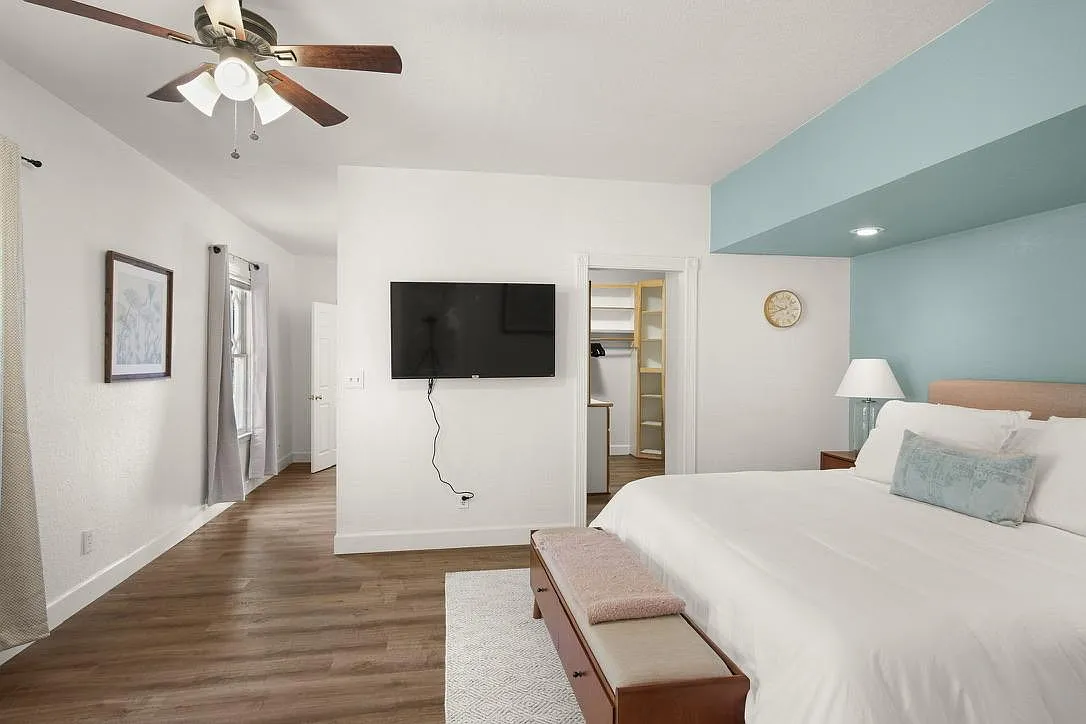 305 Poplar Ave — Photo 2