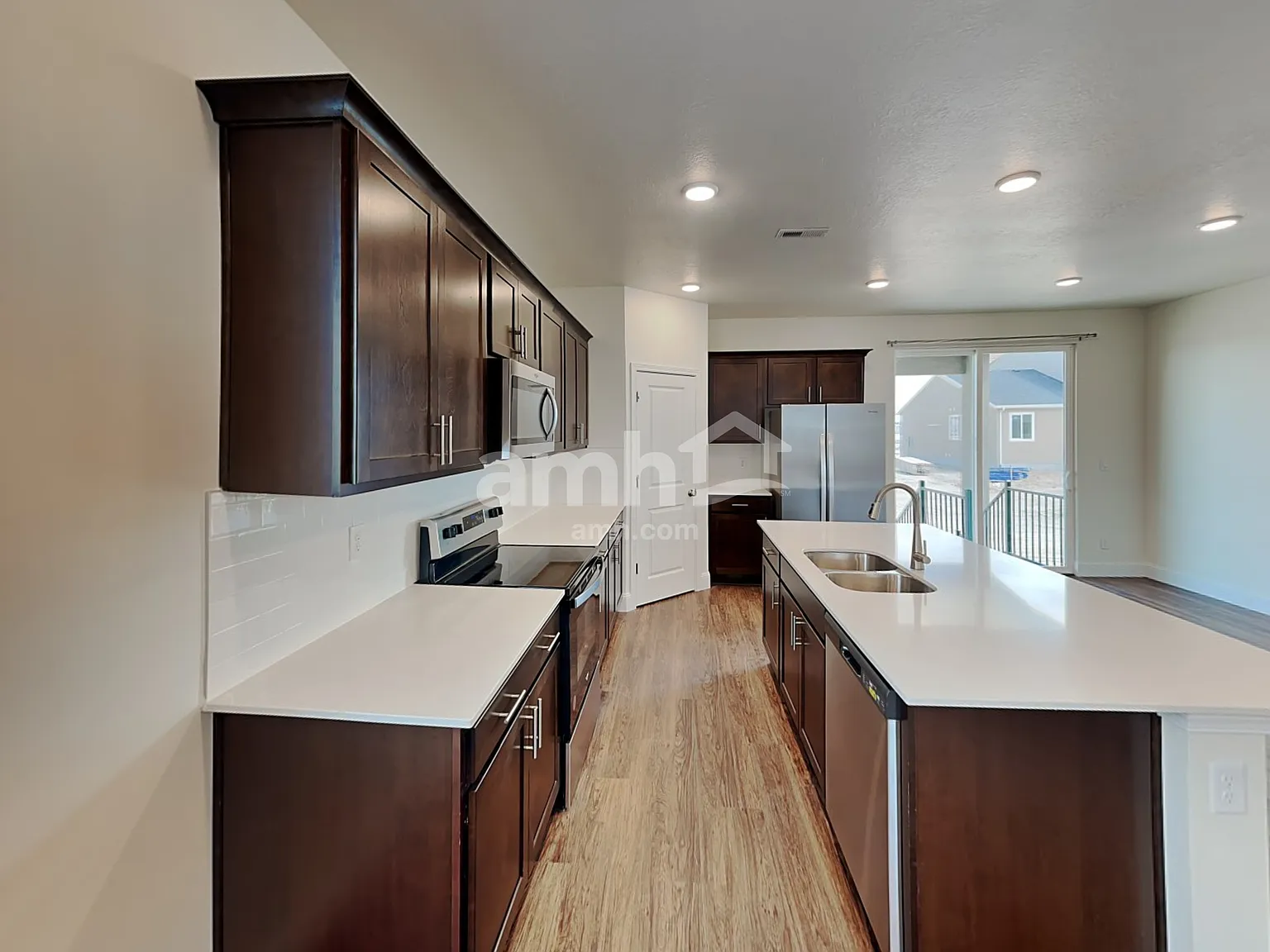 4 bed, 3.0 bath, 2181 sqft, $2,835 — Photo 4