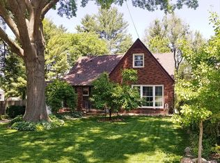 6701 Forest Ct, Windsor Heights, IA 50324