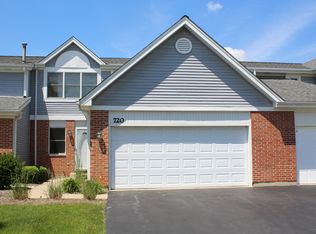 720 Daybreak Ln, Carol Stream, IL