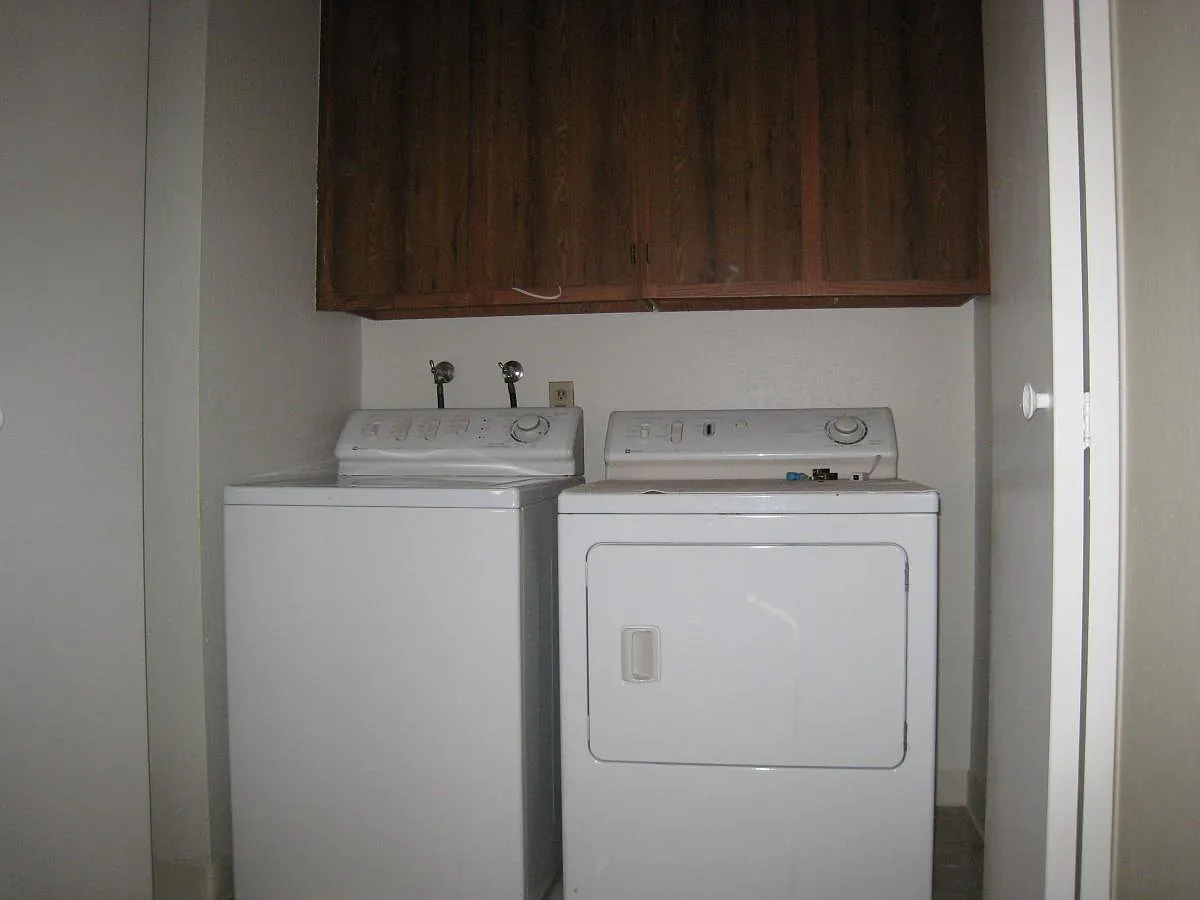 2 bed, 2.5 bath, 1200 sqft, $3,950 — Photo 3