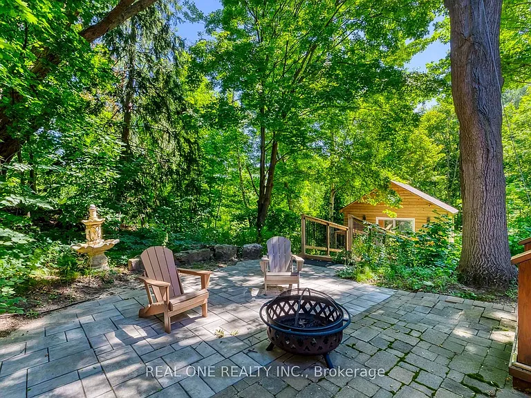 814 Calder Rd — Photo 37