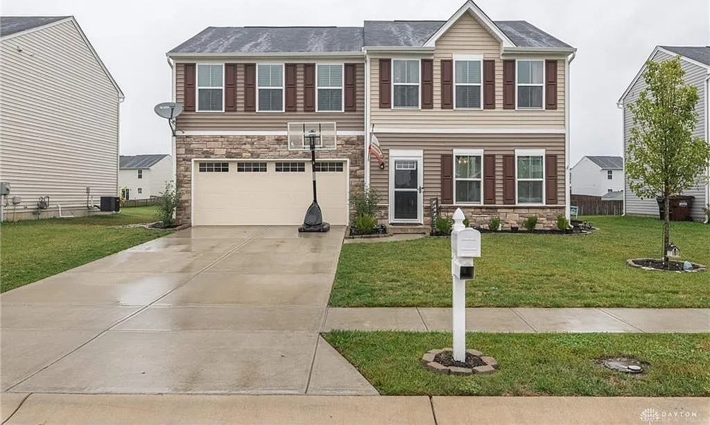 4 bed, 2.5 bath, 1920 sqft, $2,495 — Photo 1