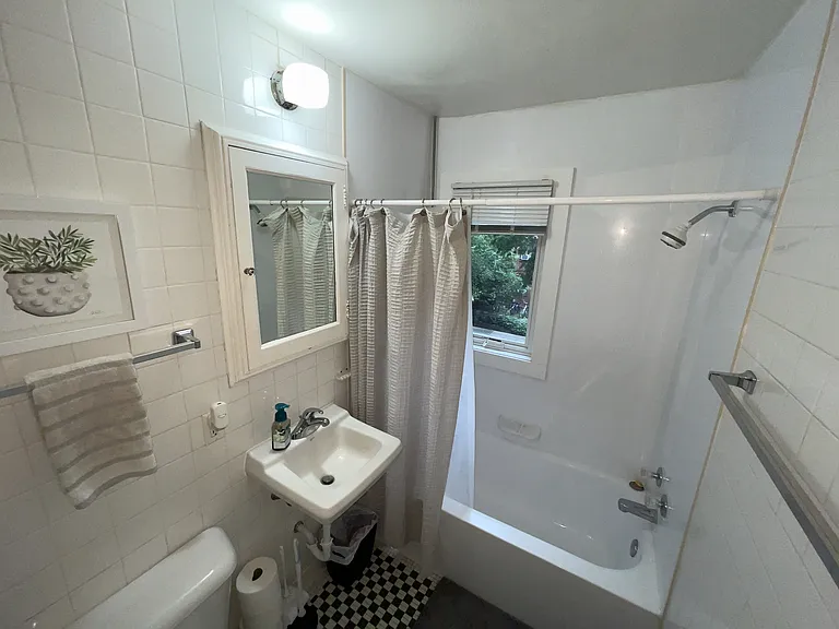 2226 Kendall Ave — Photo 33