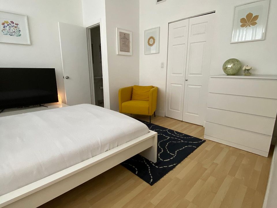 1st image of 1342 Drexel Ave #M205