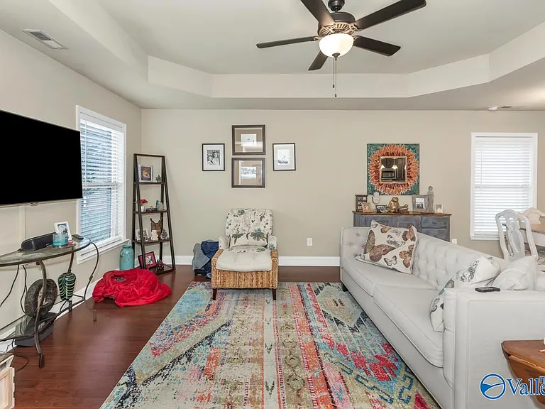 5015 Montauk Trl SE — Photo 3