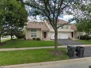 200 Ivy Ct, Streamwood, IL
