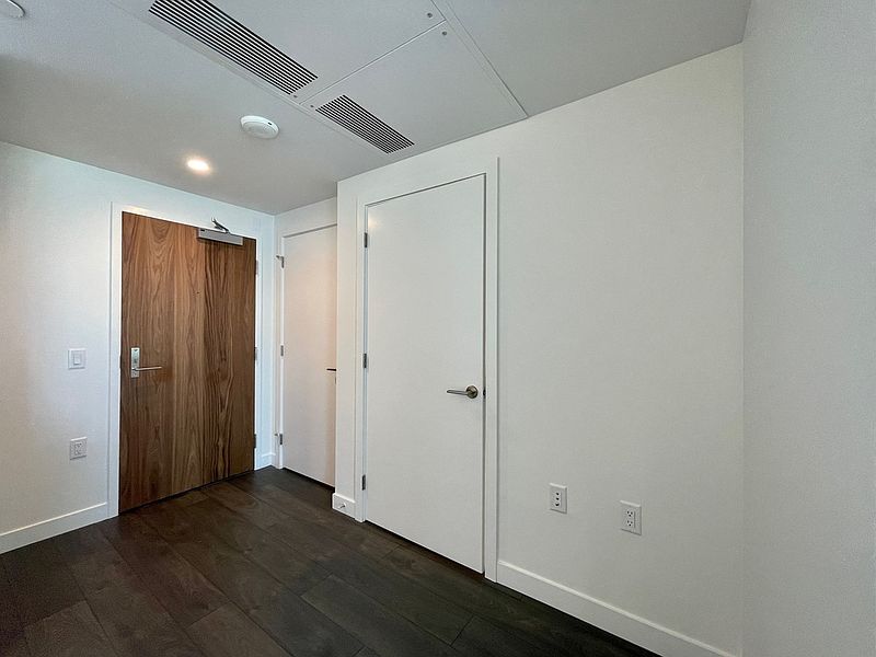 Burnaby Apartment for rent - 1 Bedroom — photo 13