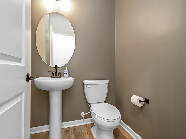 848 Woodlawn Ave — Photo 14