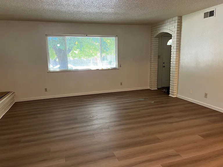 5556 Keoncrest Cir #1 — Photo 5