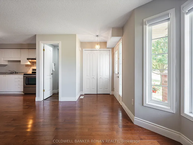 77 Montgomery Blvd — Photo 9