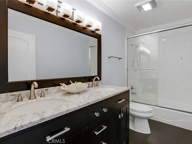 6823 Matilija Ave — Photo 21