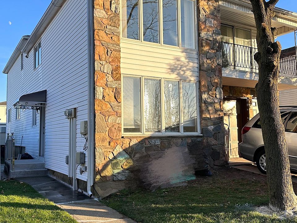 1st image of 260 Graham Ave #1F