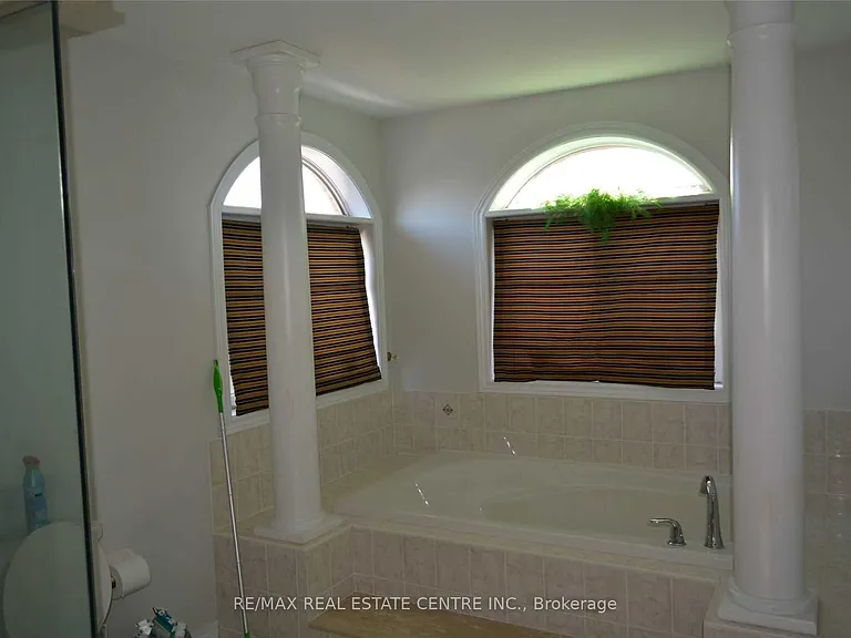 4640 Erwin Rd — Photo 19