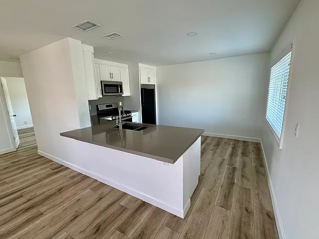 471 N Olive St — Photo 17