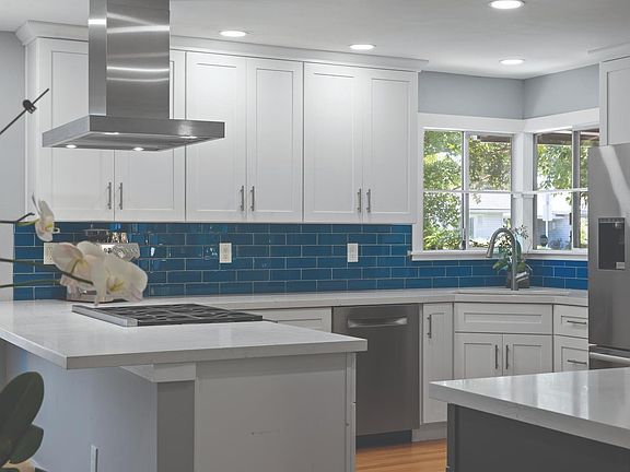 3rd image of 1645 Terrace Way