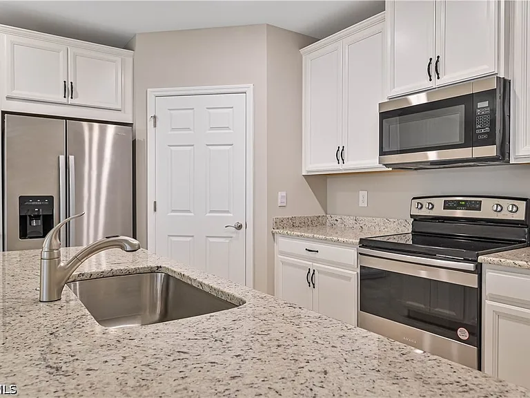 4226 Bloomfield St — Photo 2