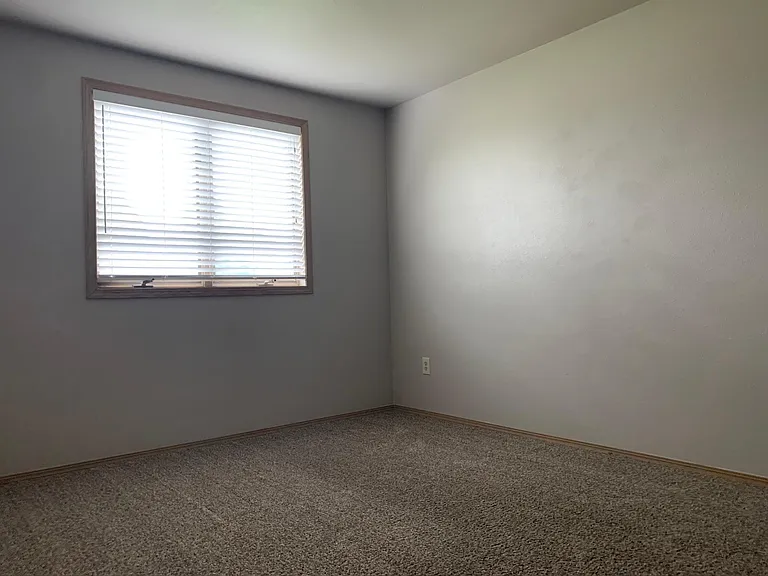 1604 Sand Ct #8 — Photo 7