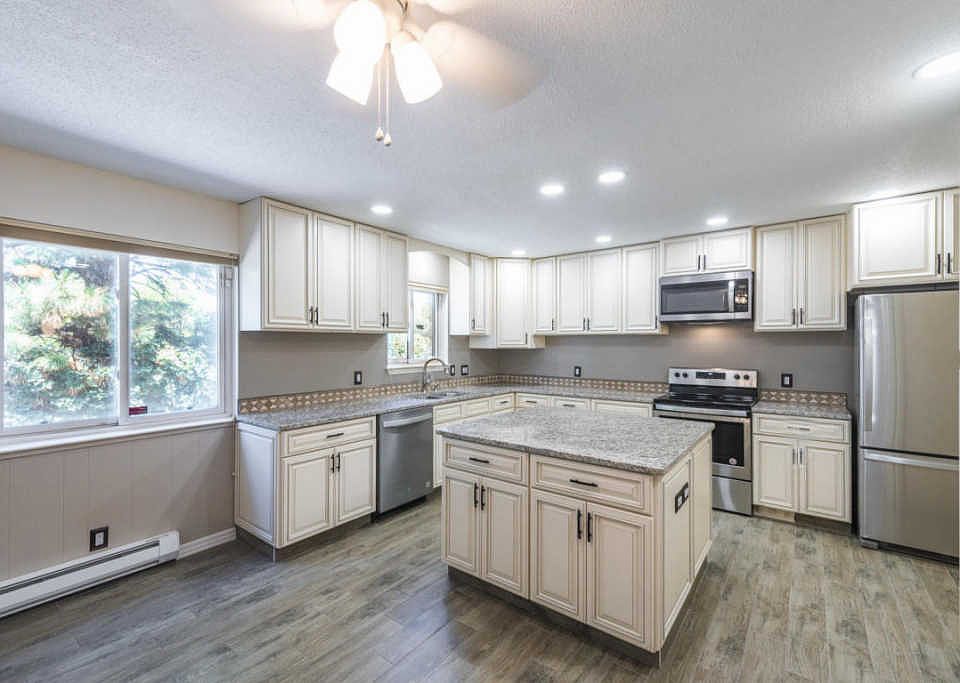 1st image of 908 Ganado Ct SE