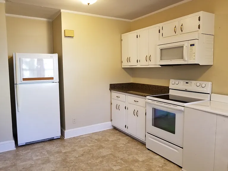 1117 W Northwood St — Photo 4