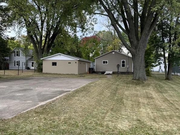 140 Island Ave, Port Edwards, WI 54469