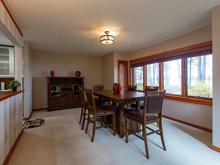 33 Clearwater Dr — Photo 4