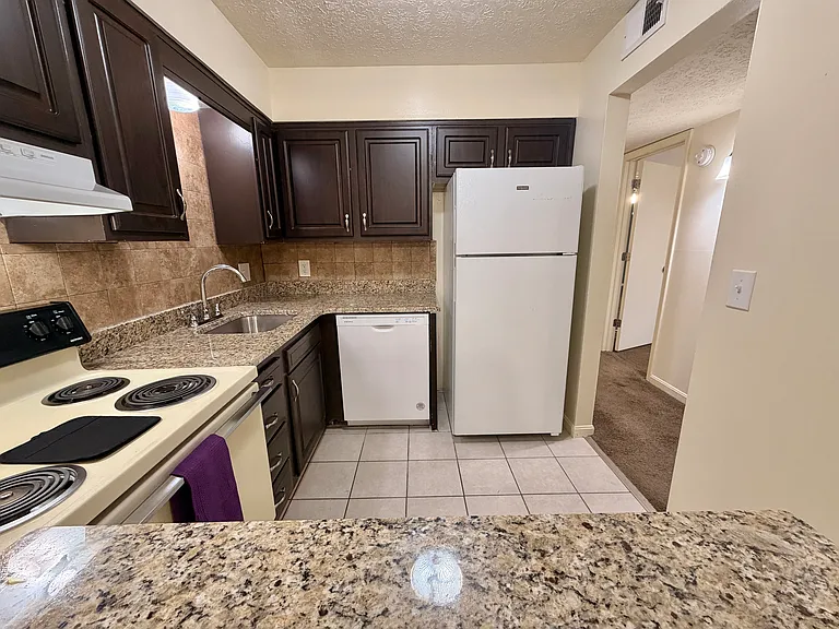 Countrybrook Apartments — Photo 6