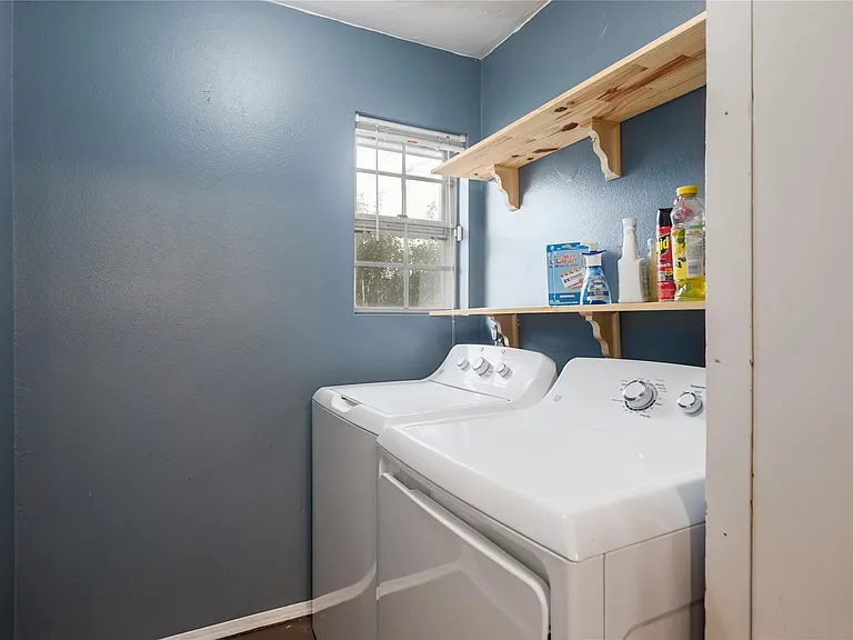 6903 Skynook Dr — Photo 12