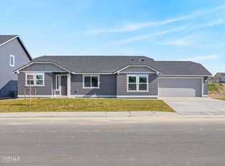 135 Bitters Loop, Grandview, WA 98930