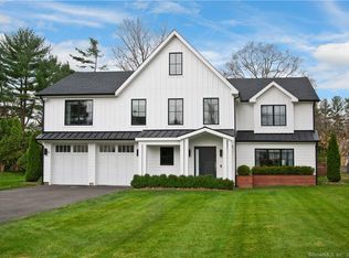 37 Rainbow Dr, Riverside, CT 06878