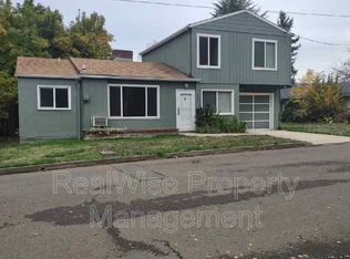375 W Birch Ct, Roseburg, OR 97471