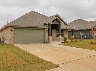 630 Trails End Dr, Shawnee, OK 74804