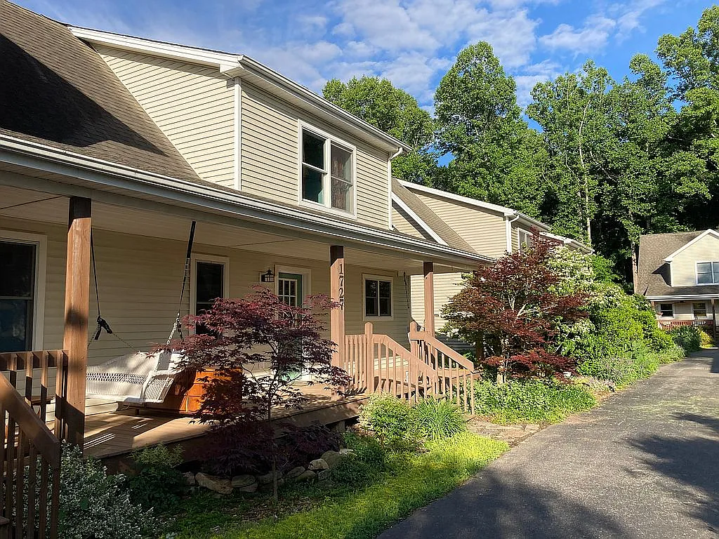 1727 Sage Ln photo 1