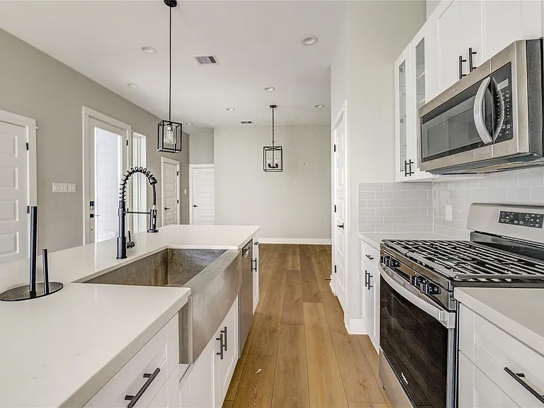 4220 McKinley St — Photo 13