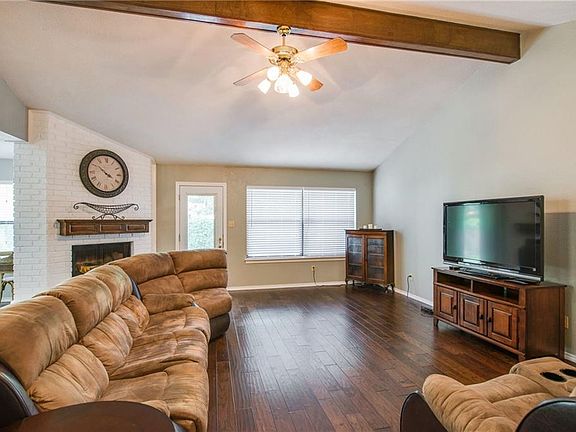 4th image of 5300 Oak Branch Dr
