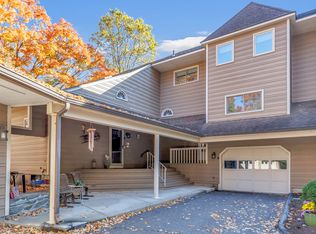 9 Meeting House Ln UNIT 9, Shelton, CT 06484