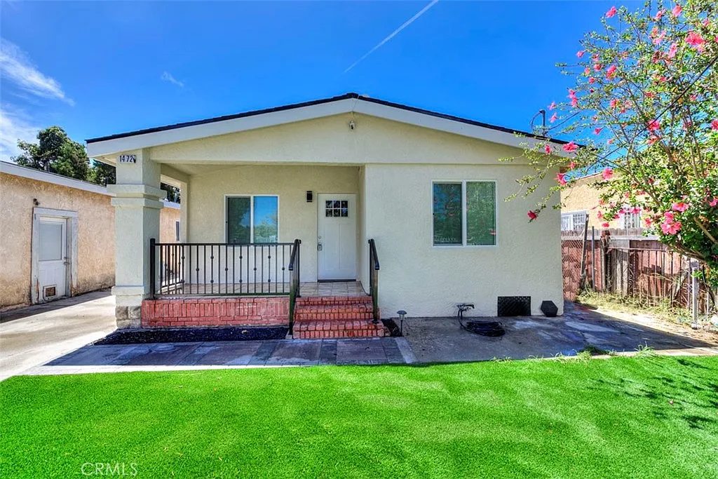 2 bed, 526 sqft, $2,450 — Photo 1
